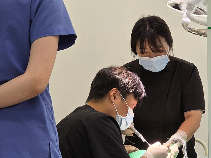 하양치과추천, 암 수술 후 미뤄둔 전악 임플란트 치료를 다시 시작한 사례 15 image 42