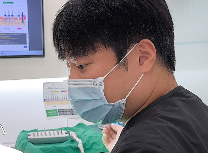 하양치과추천, 암 수술 후 미뤄둔 전악 임플란트 치료를 다시 시작한 사례 18 image 44
